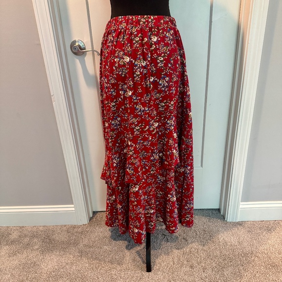 Floral print maxi skirt, Red floral print, M, EUC - Picture 9 of 10